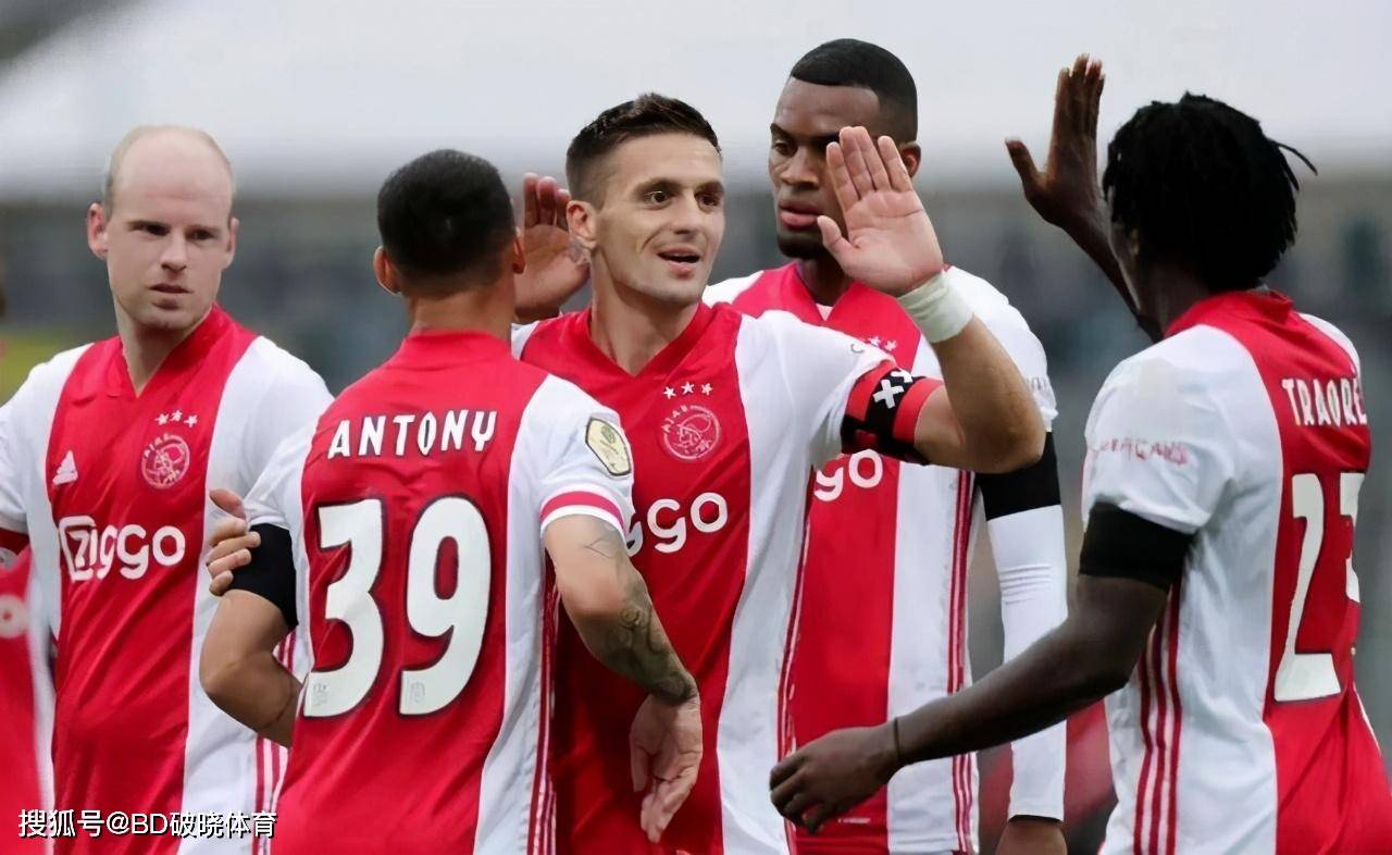 时政微视频丨习近平的科技情怀.